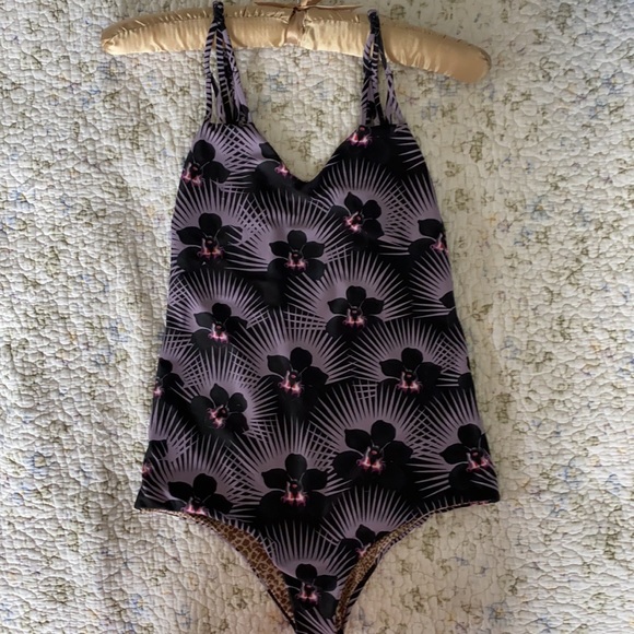 *Rare* NWOT ACACIA Swimwear Modern Pacific Capetown Onepiece - Medium - Picture 8 of 9